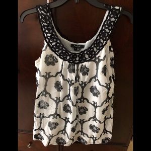 🌈Black and white floral Sleeveless top